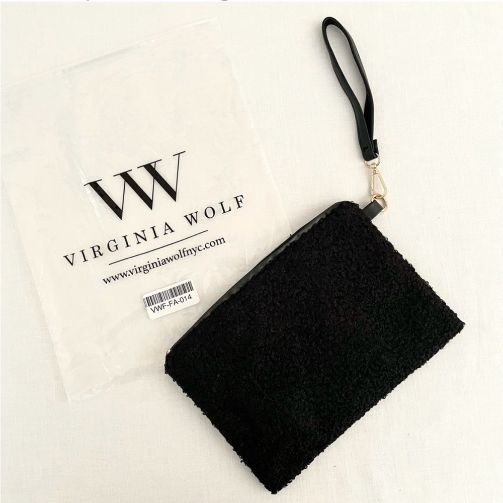 55. Virginia Wolf Clutch Black Sherpa 9x6 wristlet NWT